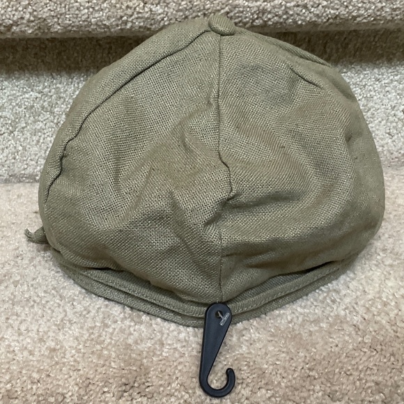 cabbie hat with butterfly, new condition main image 3